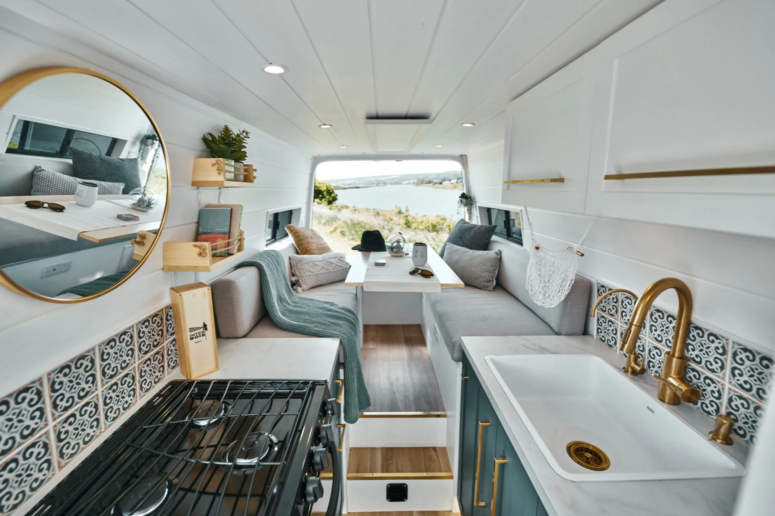 Intérieur d'un camper van Van Trotter